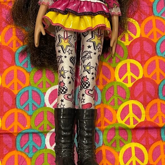 Moxie Girlz Sophina Art-titide 11" Doll Dressed as Shown - Picture 3 of 7